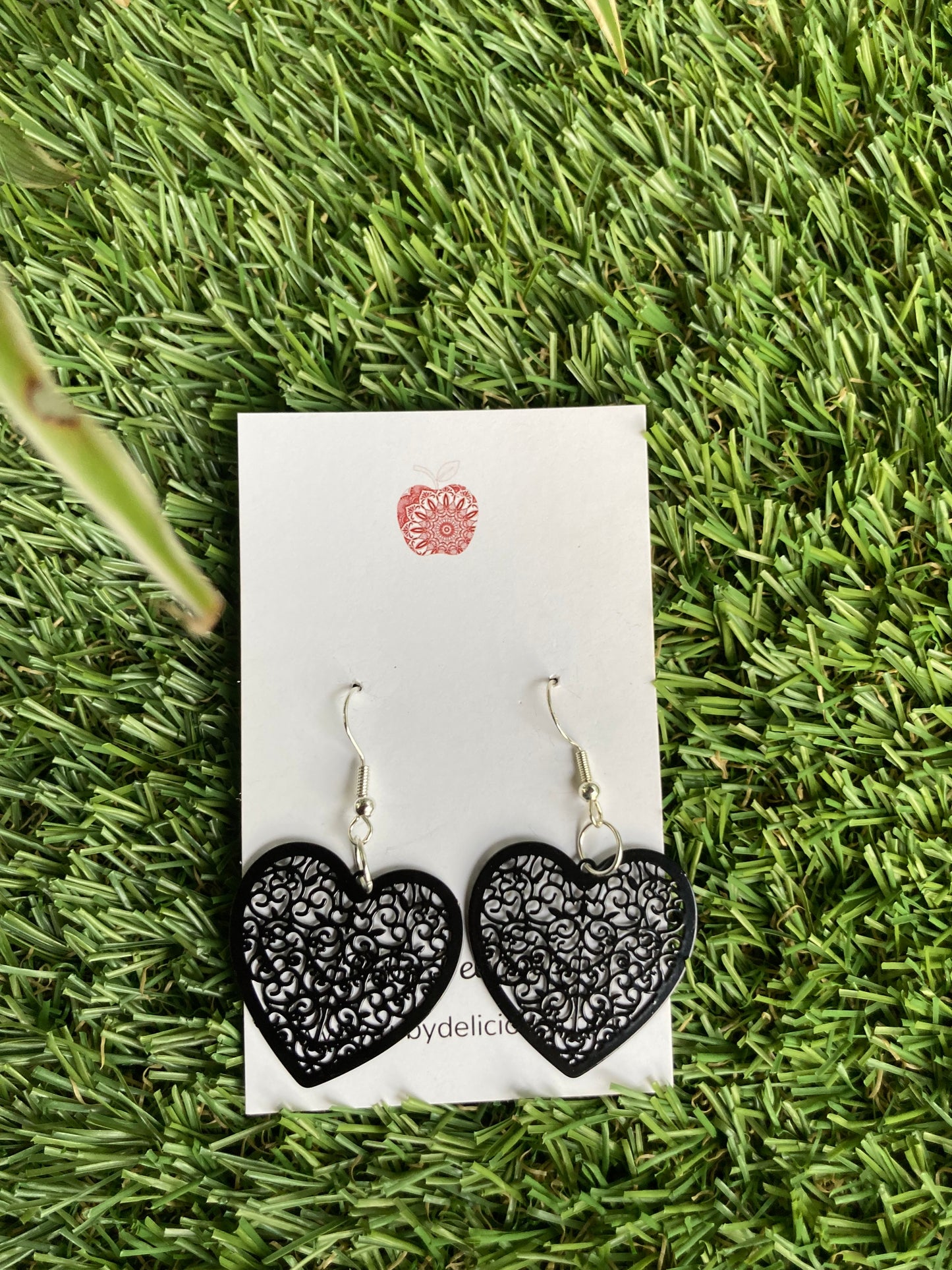 Lilly Love Heart Earrings (Black)